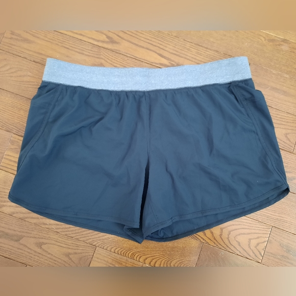 Columbia Running Shorts, Size Large, Black + Gray - Picture 2 of 7